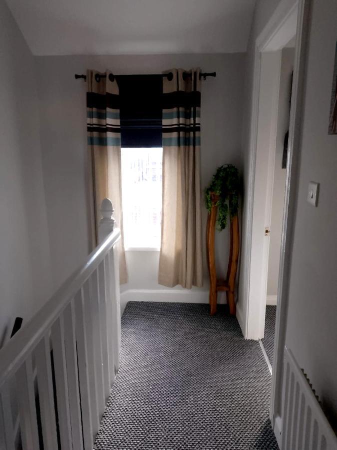 Maire Toireasa - Cosy Refurbished Property In The Gaeltacht Quarter Belfast Exterior photo